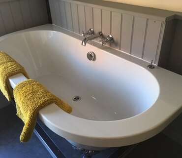 Waterfields - ROOM 2 (Superior Double En-suite inc. Breakfast).