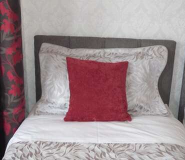 Room 5 Triple En-suite Room (3 Single Beds) (Breakfast not included )