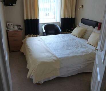Room 6 Deluxe Double En-suite Room (Breakfast not included )