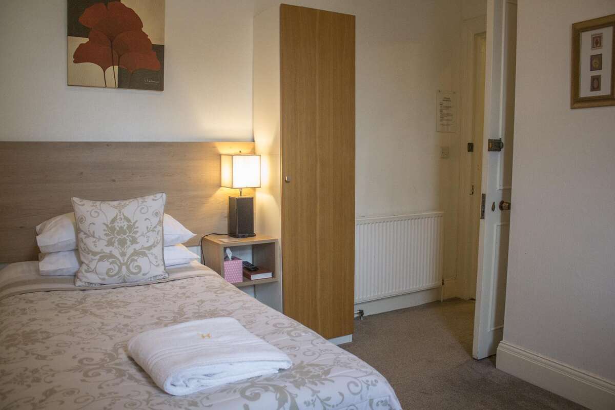 Our Gallery - Hazeldene Guest House, Guest House in Perth - Hazeldene Guest House Four In A Bed