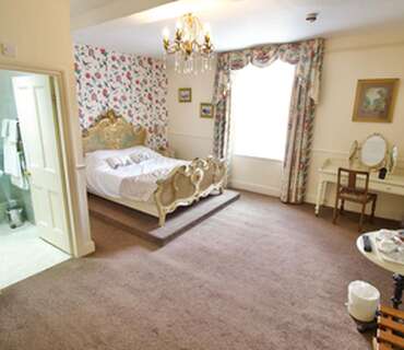 William Hazeldine Double En-suite Room (inc. Breakfast)