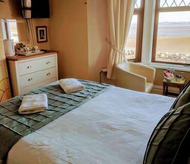 1st floor Sea View Premium Double En-suite (inc Breakfast)