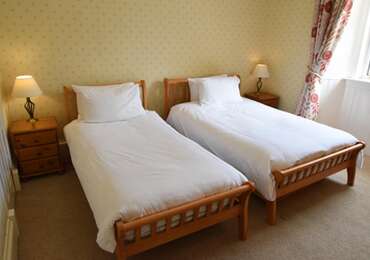 Twin En-suite Room (inc. Breakfast) Room 4