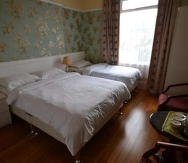 family Room with En-suite (4) (inc. Breakfast)