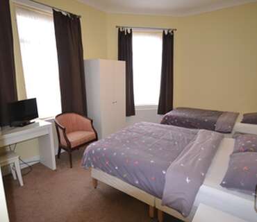 Family room with ensuite (5)