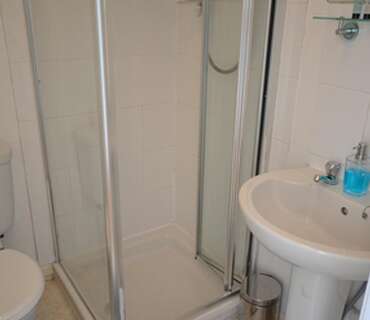 Double Bedroom With Ensuite (3)