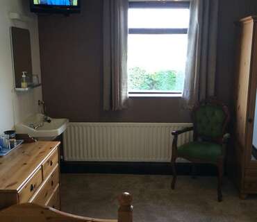 Double Room Only (small) With Private Bathroom
