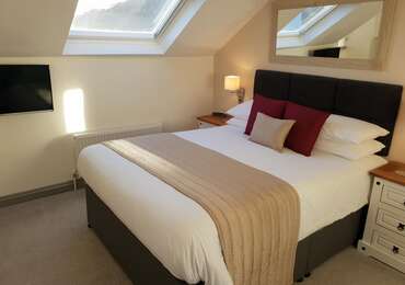 Natural Hessian - King Suite