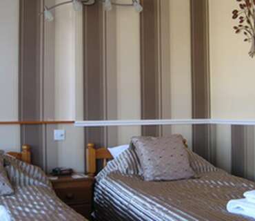 Twin En-suite Room including Breakfast