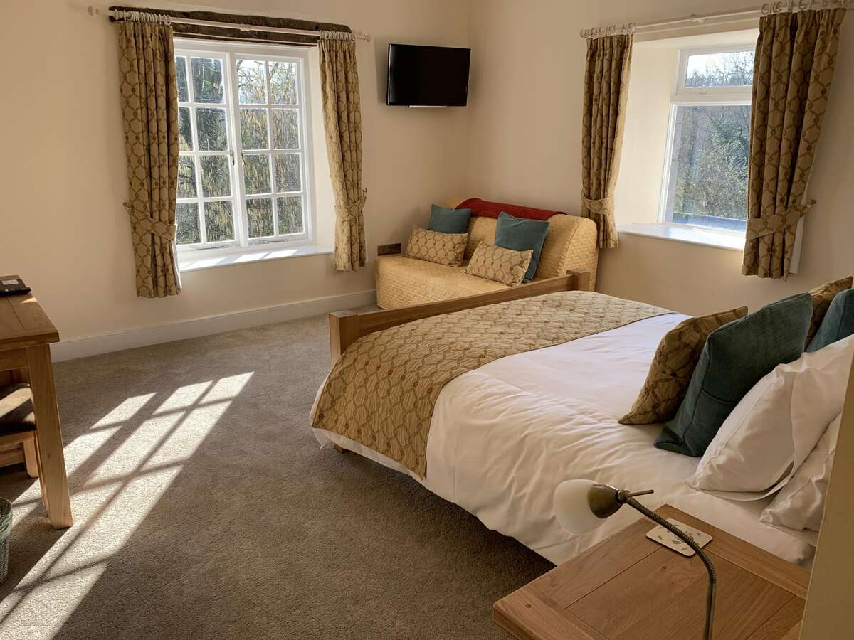 Our Gallery - Pontyclerc Farm House B And B, Bed And Breakfast In Ammanford