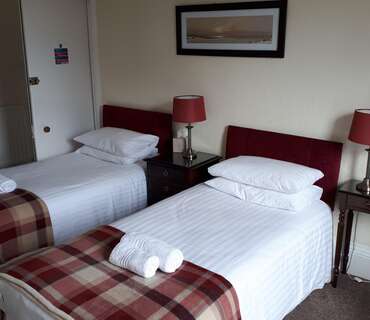 Twin En-suite Room with Garden View (inc. Breakfast)