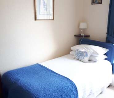 Comfort Single En-suite Room (inc. Breakfast)