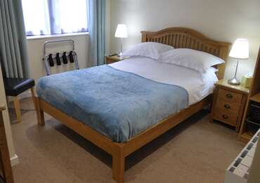R5 Small Double En-suite Including Breakfast