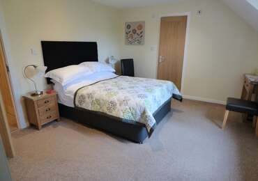 R7 Double En-suite Room In Annex