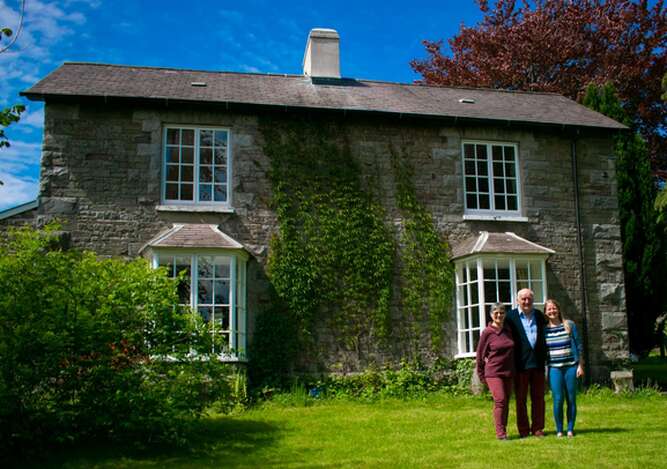 Home - Pontyclerc Farm House B And B, Bed And Breakfast In Ammanford