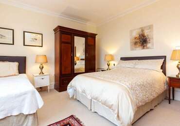 Double with Private Bathroom and Garden View
