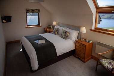 1.A Double En-suite with Loch view.