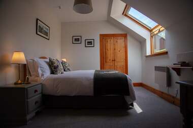 8. A Double En-suite with Hillside Garden view.