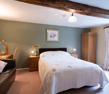 King Size Double En Suite Bedroom with Breakfast