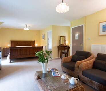 Superior Super King Size Double En Suite Bedroom with Breakfast