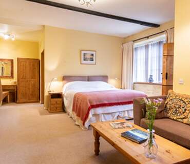 Superior Super King Size Double En Suite Bedroom with Breakfast