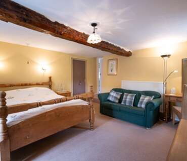 King Size Double En Suite Bedroom with Breakfast