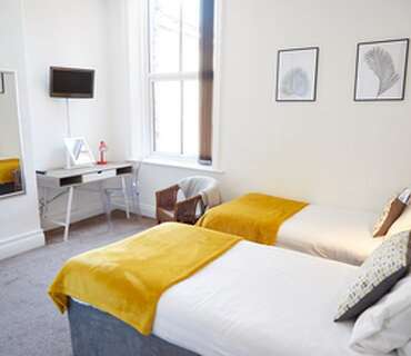 Twin Room (inc. Breakfast)