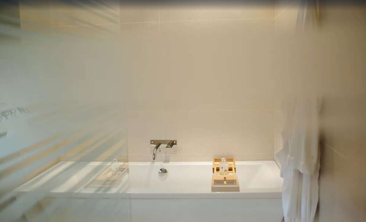 Our Gallery No.15 Boutique Bed And Breakfast, Bed and Breakfast in