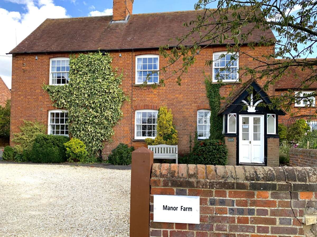 Our Gallery Manor Farm, Bed and Breakfast in nr Bicester