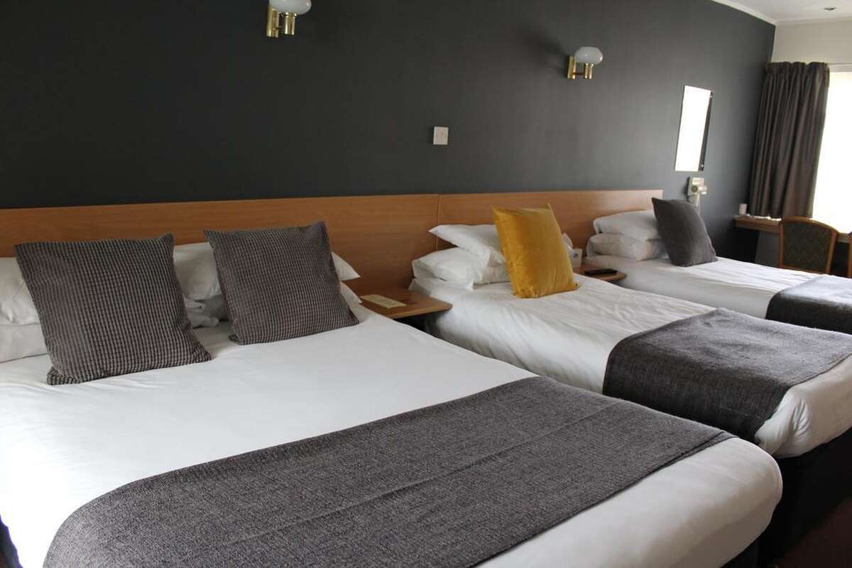 Our Gallery The Inn at Yanleigh, Bed and Breakfast in Bristol