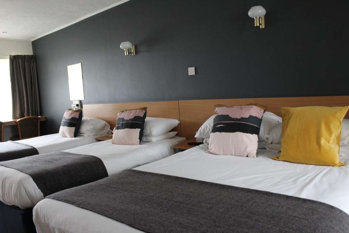 Our Gallery The Inn at Yanleigh, Bed and Breakfast in Bristol