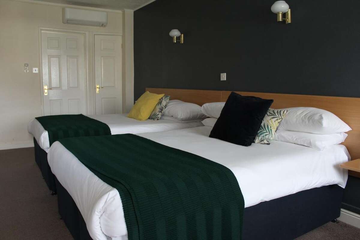 Our Gallery The Inn at Yanleigh, Bed and Breakfast in Bristol