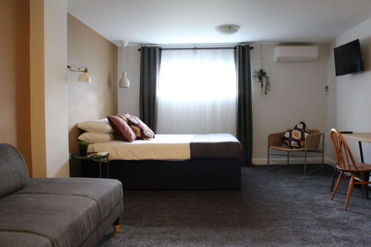 Our Gallery The Inn at Yanleigh, Bed and Breakfast in Bristol