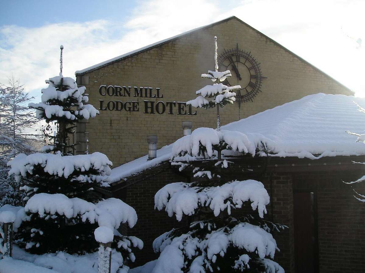 Our Gallery Corn Mill Lodge Hotel, Hotel in Leeds