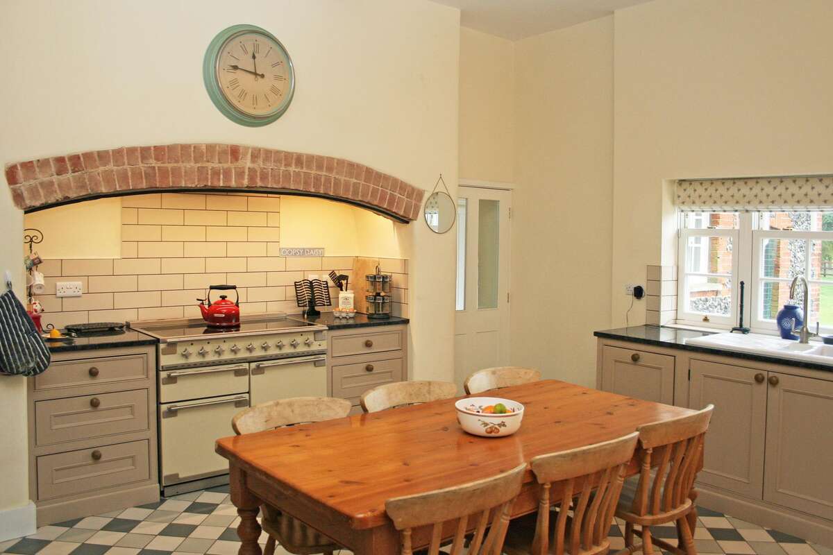 Our Gallery Hall Farm Bed and Breakfast, Bed and Breakfast between Royston and Saffron Walden