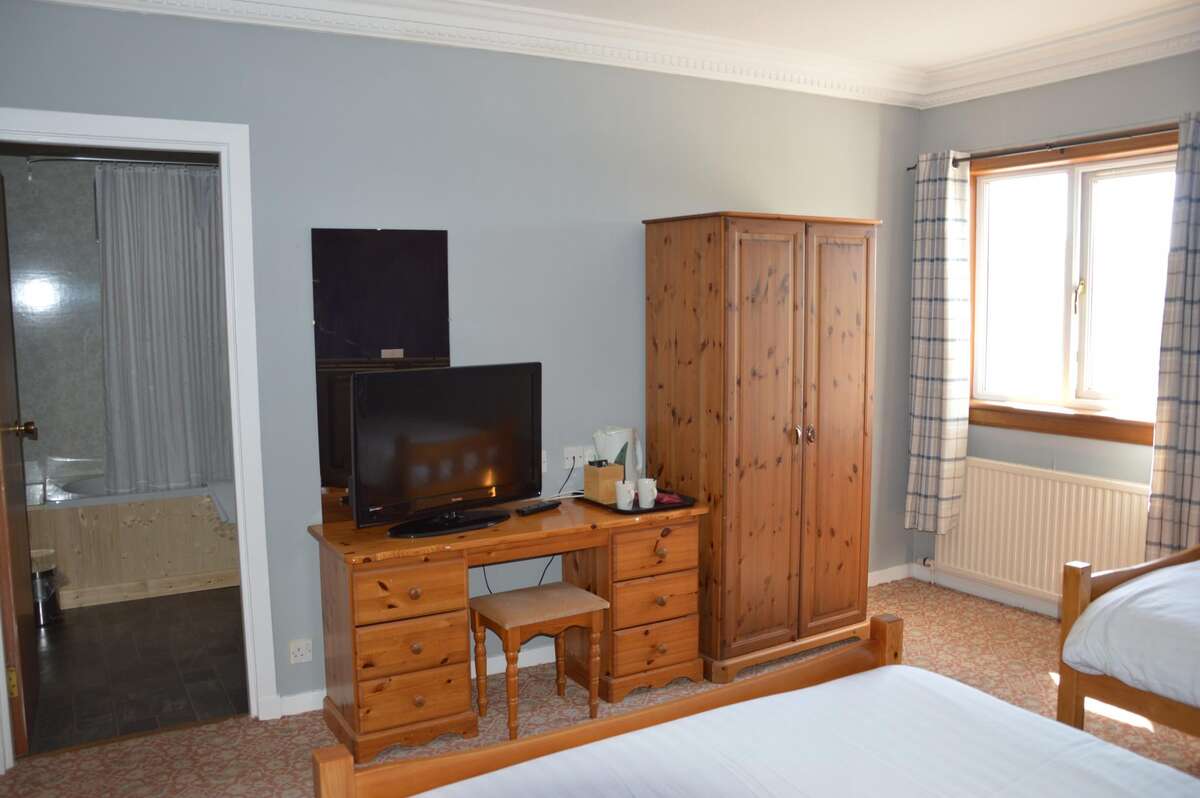 Our Gallery Kinlochbervie Hotel, Hotel in By Lairg