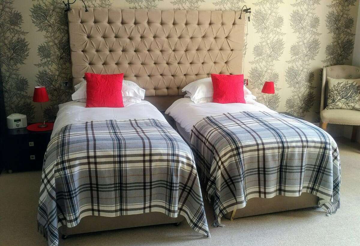 Our Gallery No.15 Boutique Bed And Breakfast, Bed and Breakfast in