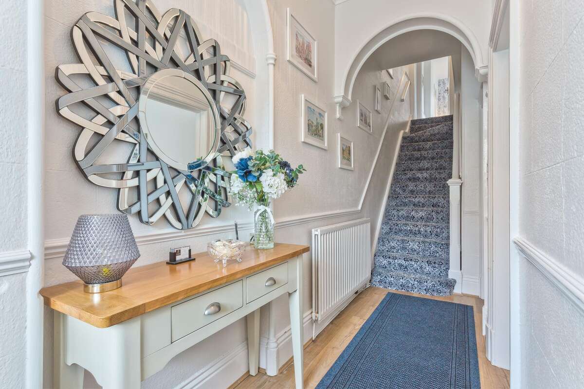 Gallery Broadlands Guest House, Guest House in Windermere