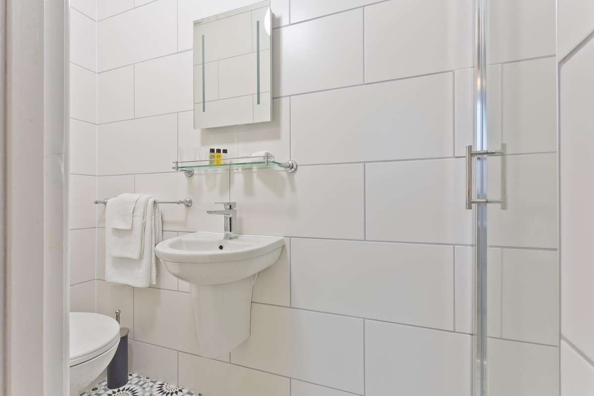 Gallery Broadlands Guest House, Guest House in Windermere