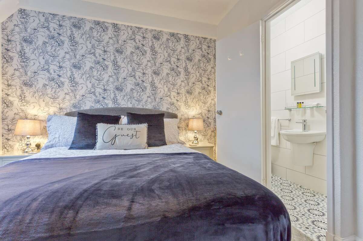 Gallery Broadlands Guest House, Guest House in Windermere