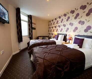 Twin En-suite Room (inc. Breakfast)