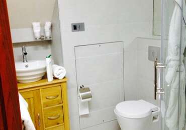 Double FamilyEn Suite 1 Bed Apartment with sofabed