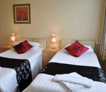 Twin En-suite Room (inc. Breakfast)