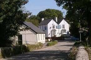 Gweek's Black Swan Pub - with Lunch and Dinners