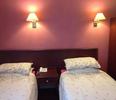 Twin En-suite Room (inc. Breakfast)