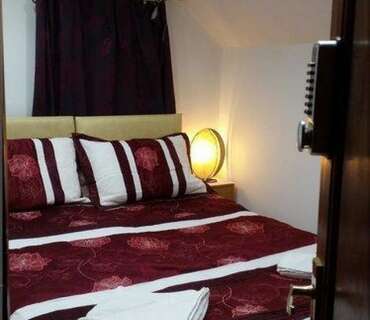 Twin Room or king size With Shared Bathroom