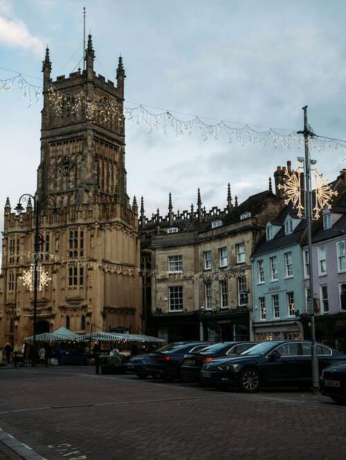 Cirencester (5 miles)