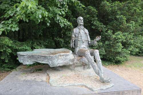 Cotswold Sculpture Park (2 miles)