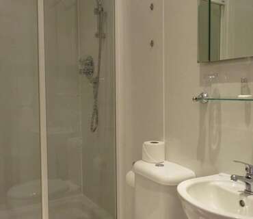 Single Occupancy King En Suite (incl Breakfast)