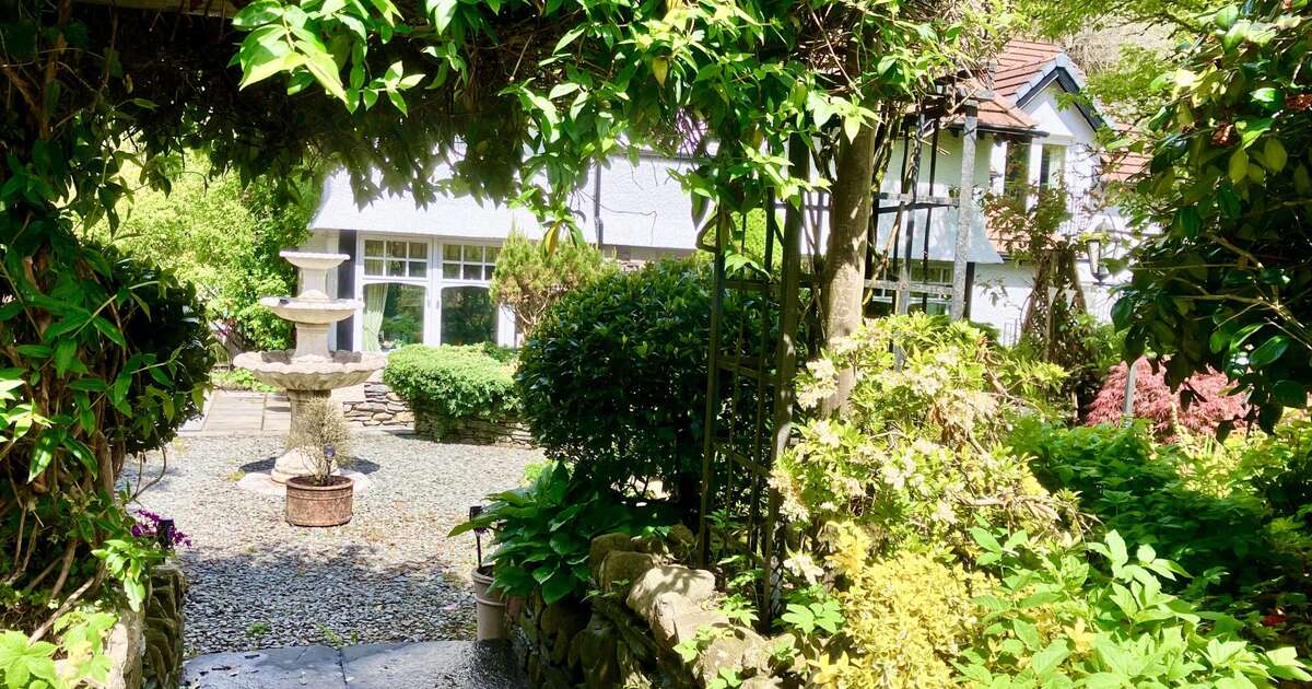 Storrs Gate House, free resident parking.(sorry no dogs allowed )